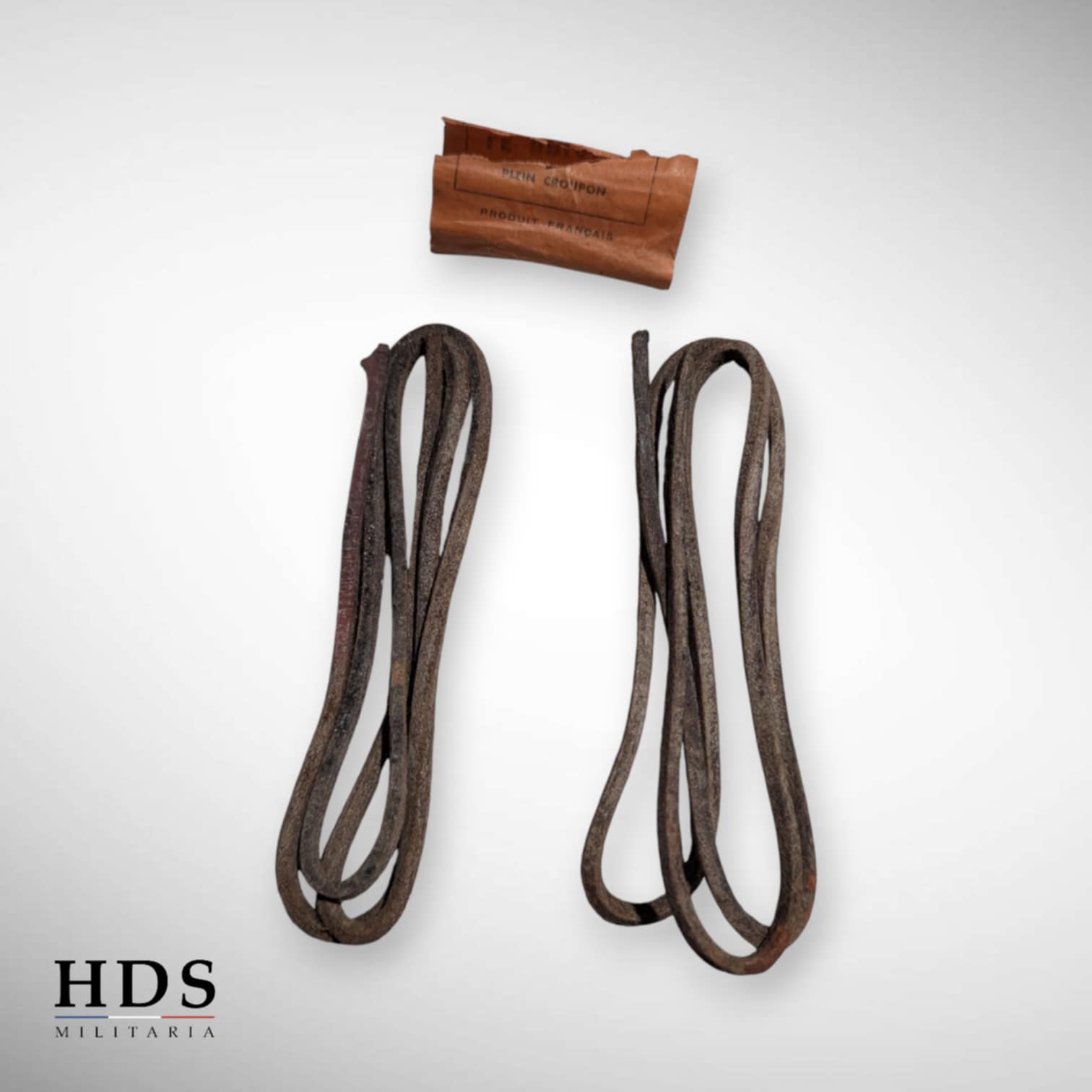 Paire de lacets en cuir ww2