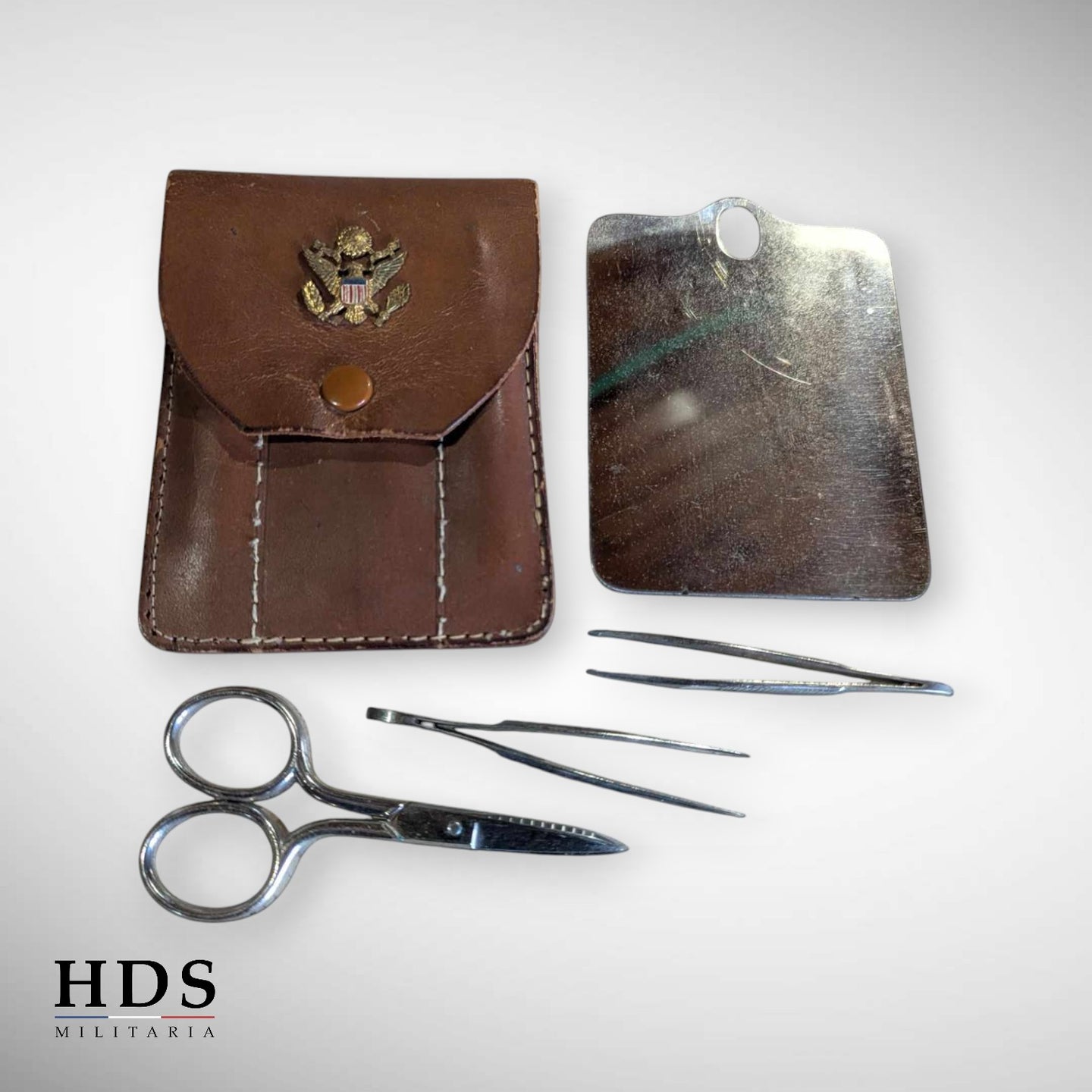 US WW2 toiletry beauty kit