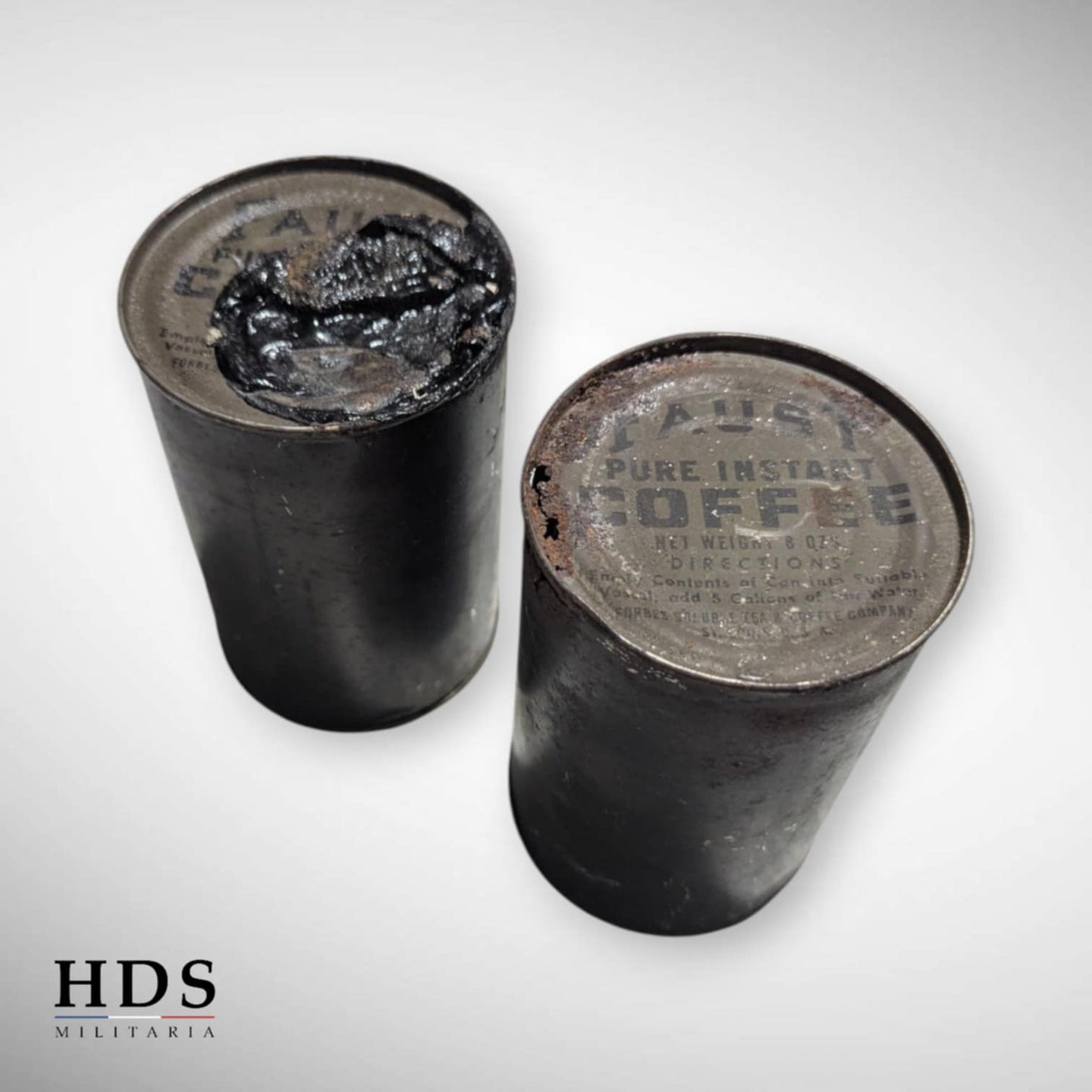 Deux boîtes de café pleines US ww2