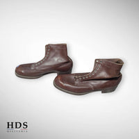 Pair of SOC 1946 T42 boots