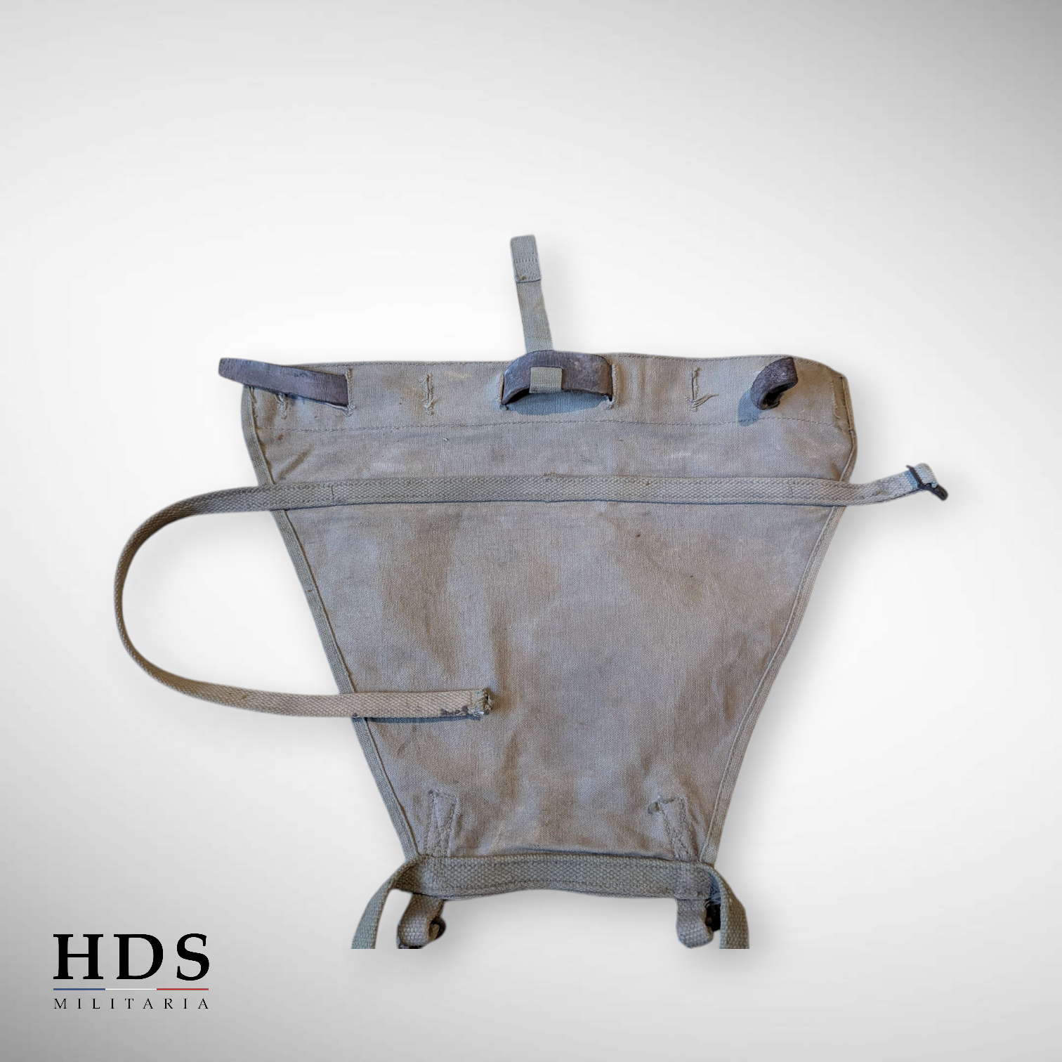 Triangle pack carrier US WW2