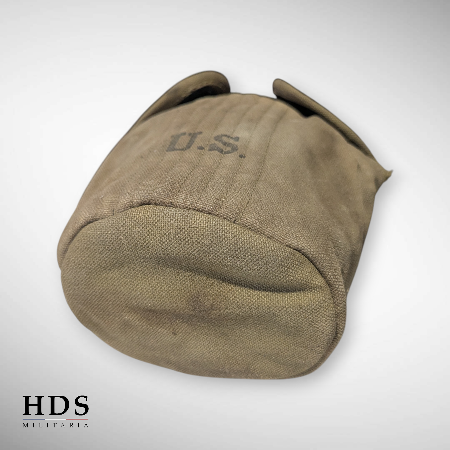 Complete US WW2 canteen
