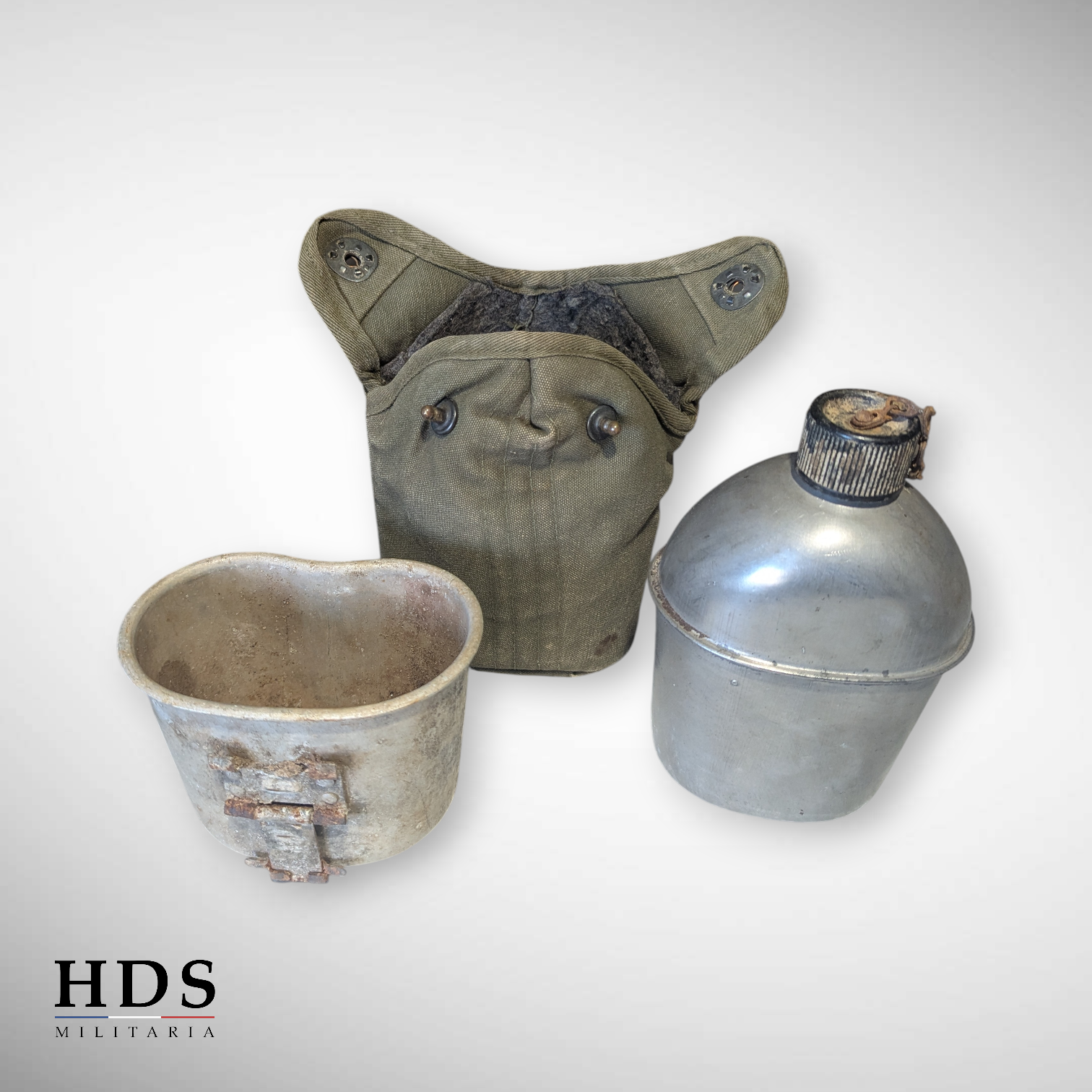 Complete US WW2 canteen