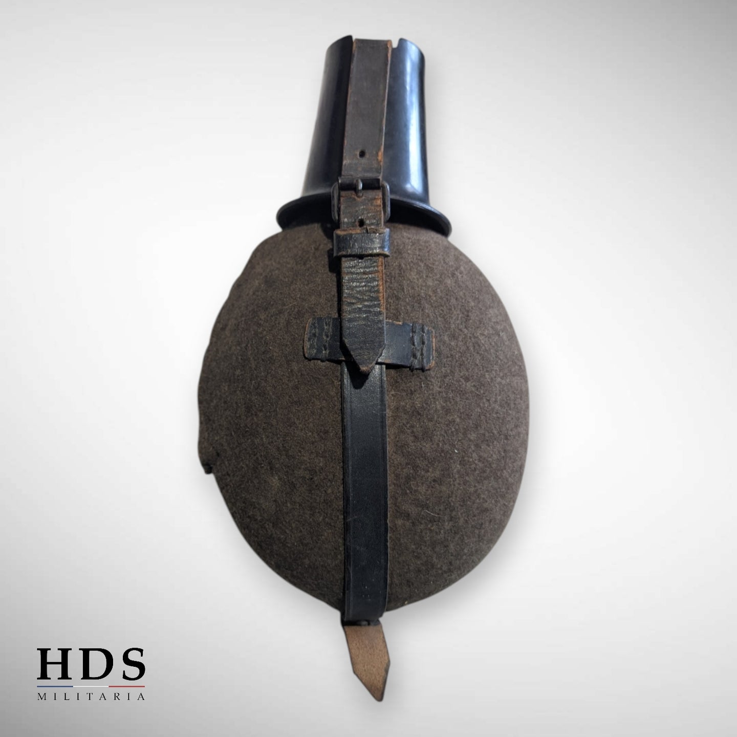 Gourde allemande ww2 avec quart en Bakélite