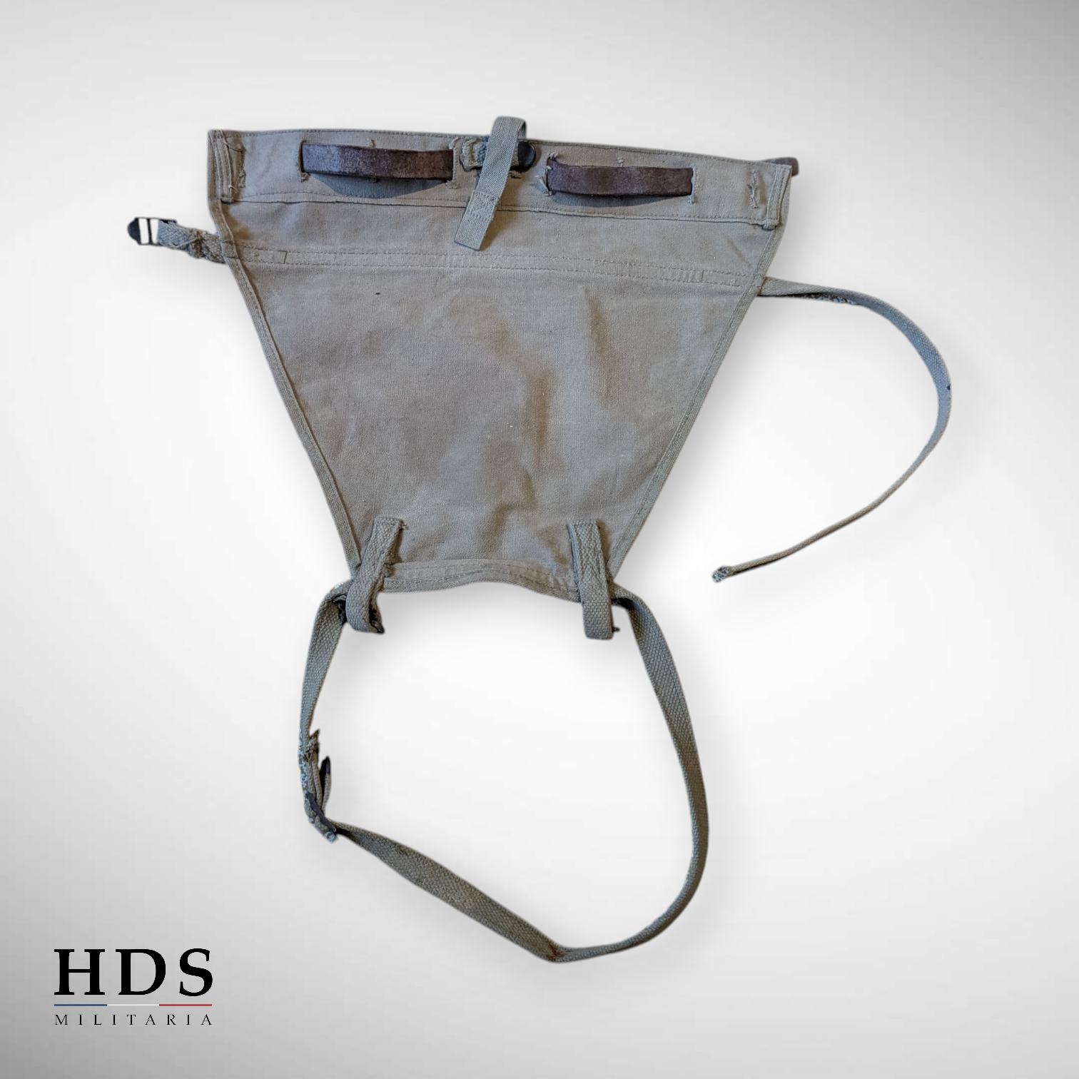 Triangle pack carrier US WW2