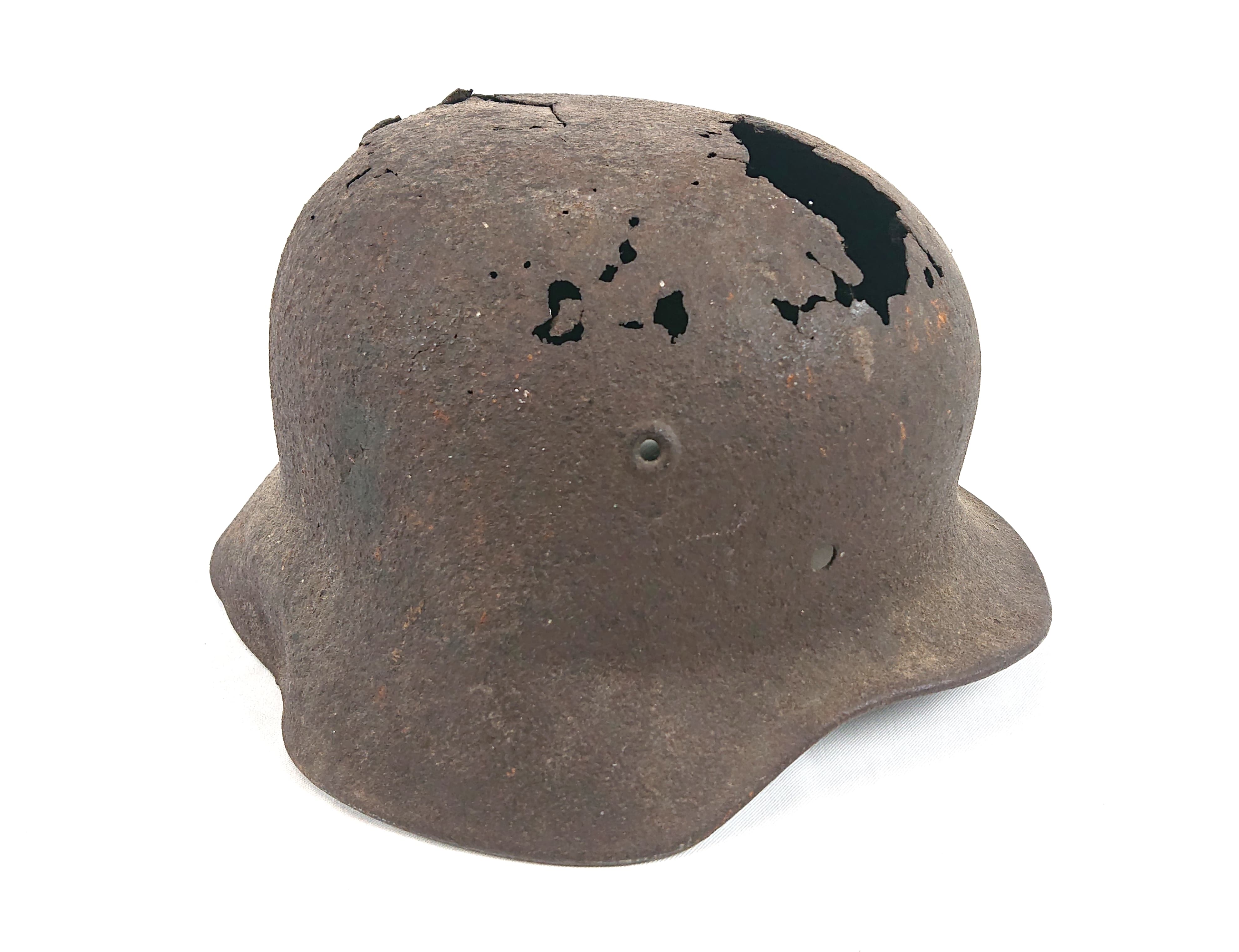militaria : épave coque de casque allemand /  german helmet shell wreck