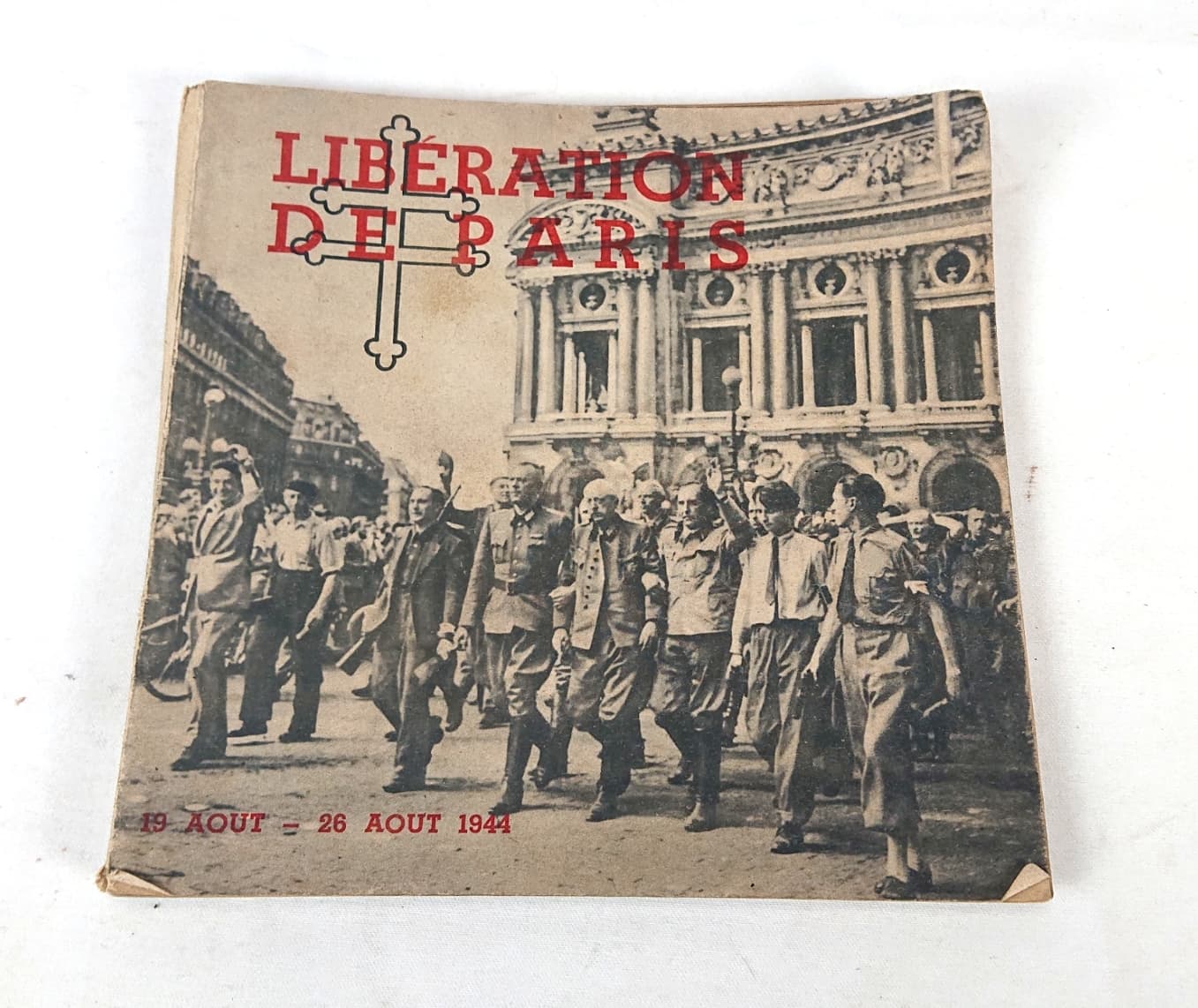 militaria : livre photos libération de Paris / Liberation of Paris photo book