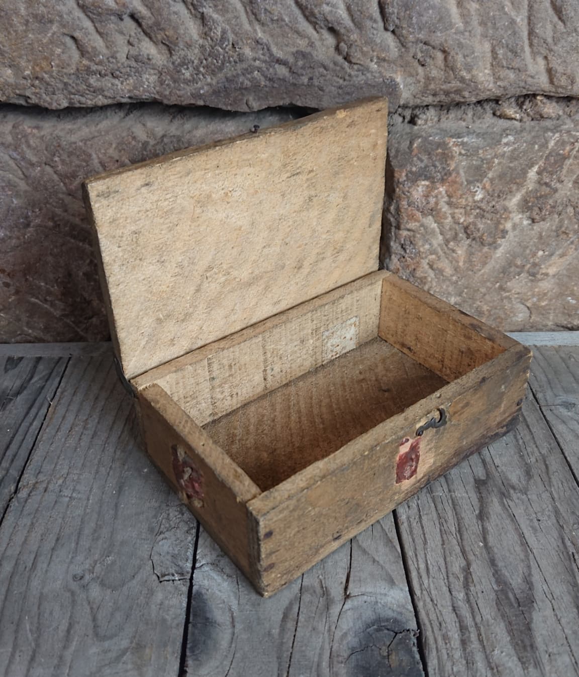 militaria : Petit colis en bois / small wooden box