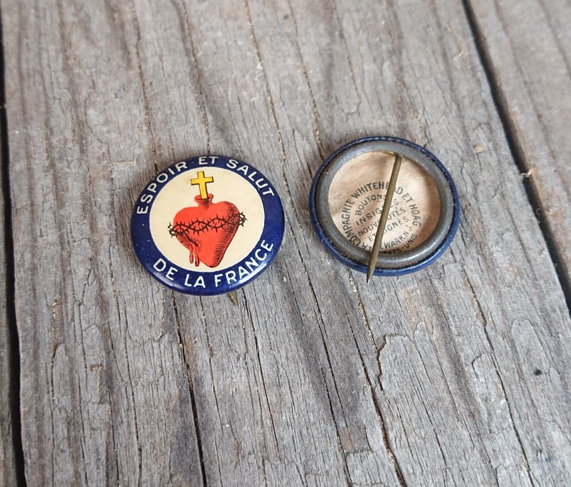 militaria : Insigne Cœur Sacré de Jésus / Sacred Heart of Jesus Badge