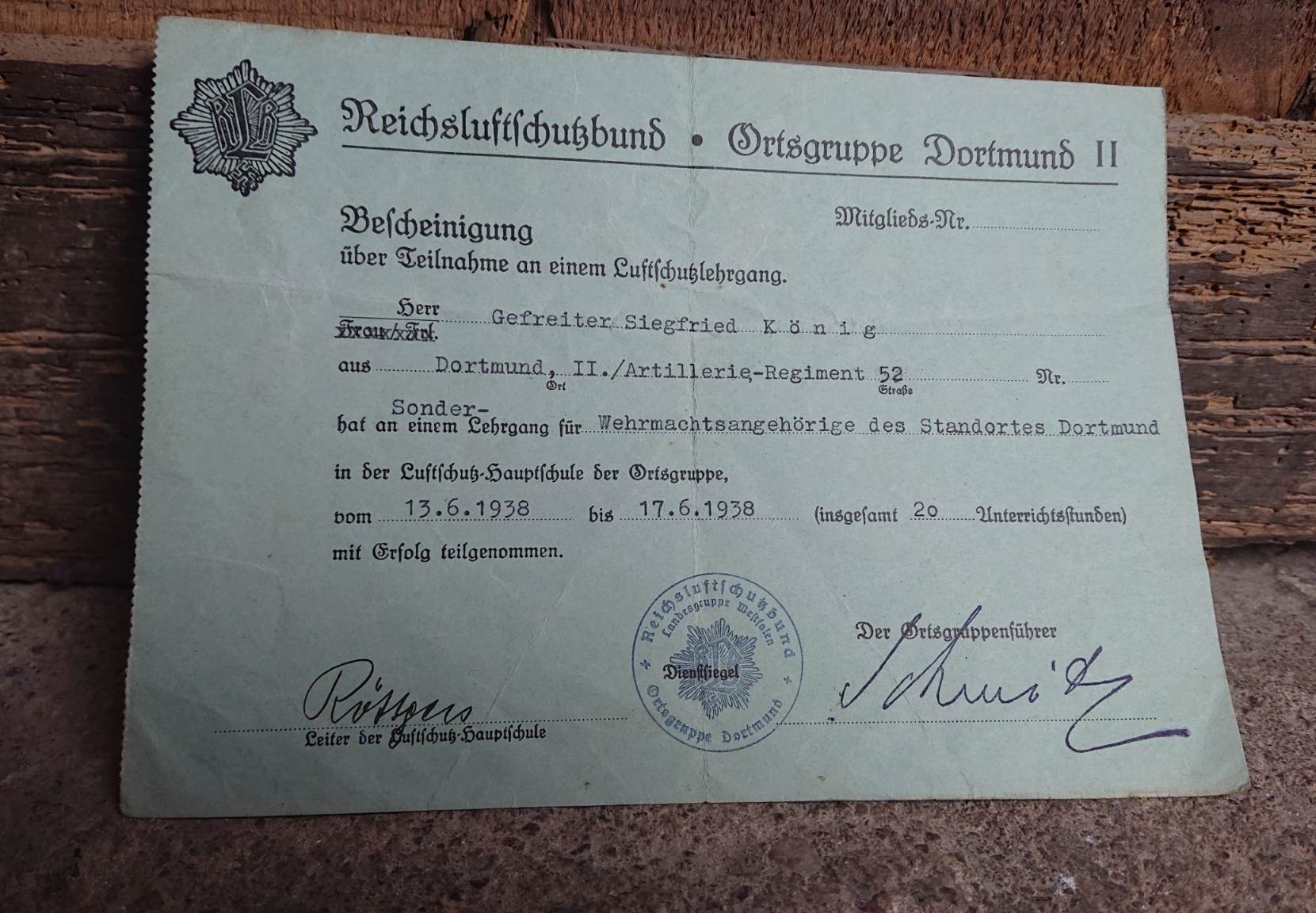 militaria : Certificat de formation Luftschutz / Luftschutz Training Certificate