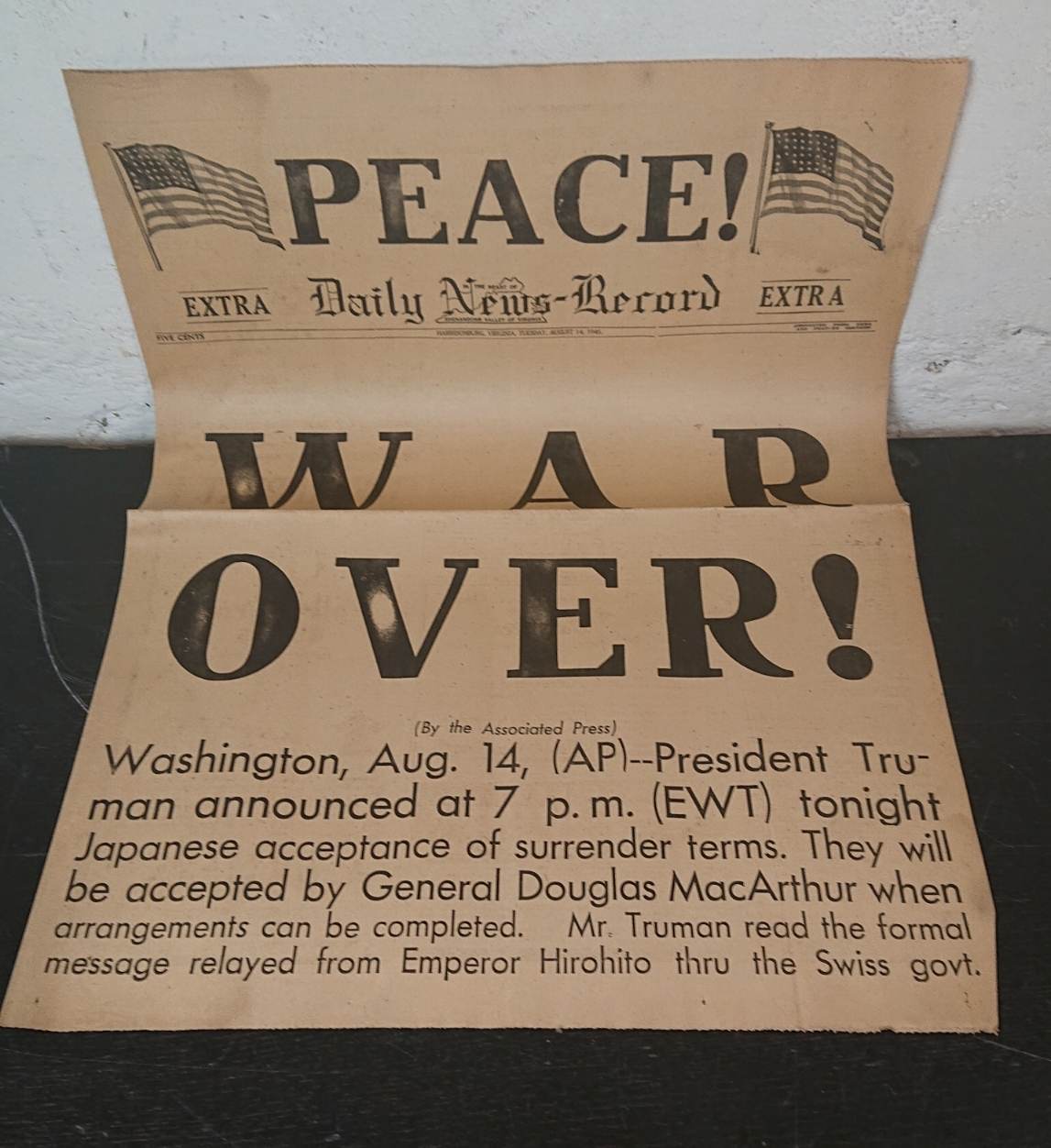 militaria : Journal US 14 Août 1944 / War is Over newspaper