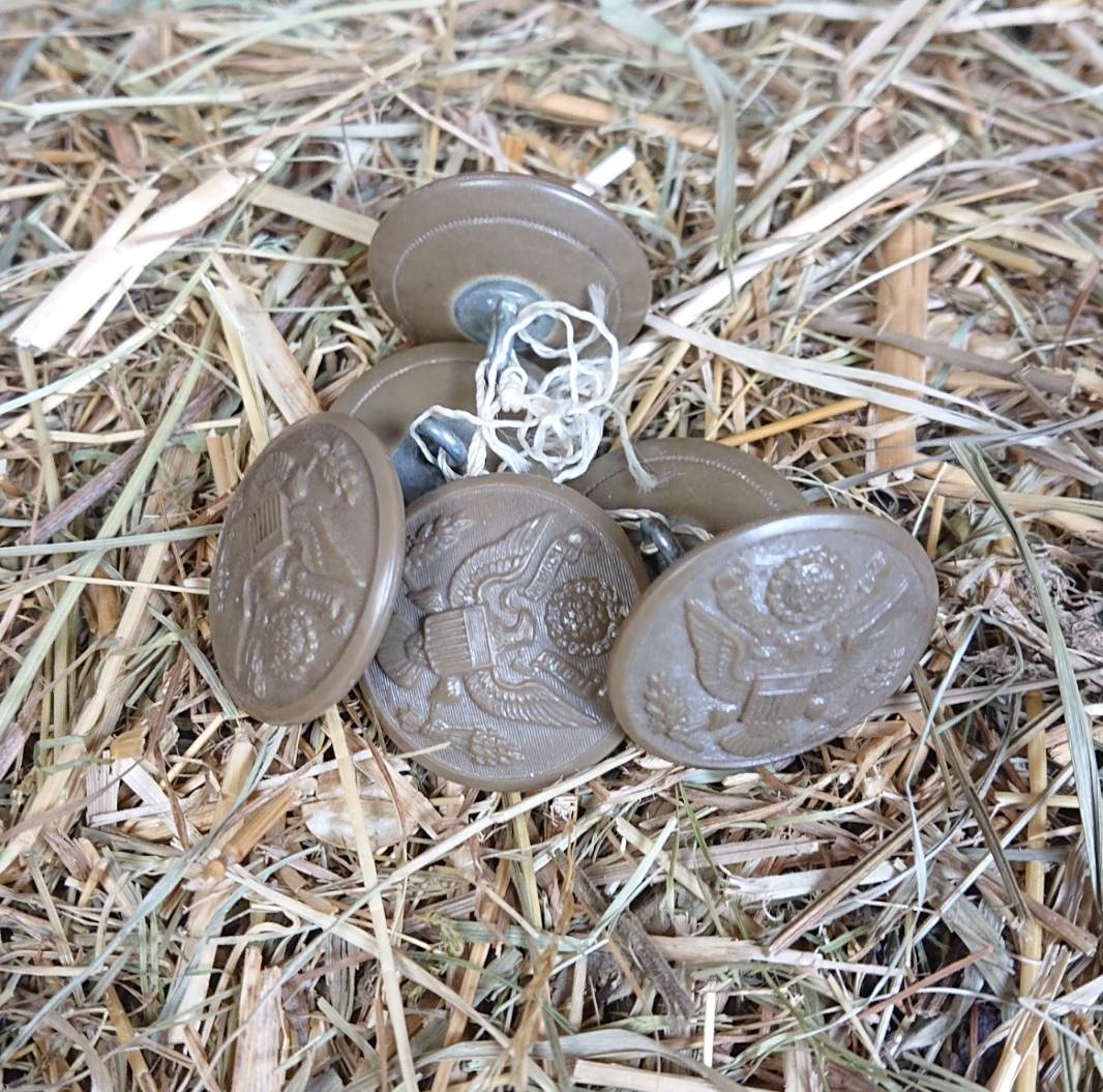 militaria : Lot de 6 boutons US plastique / Set of 6 plastic US buttons