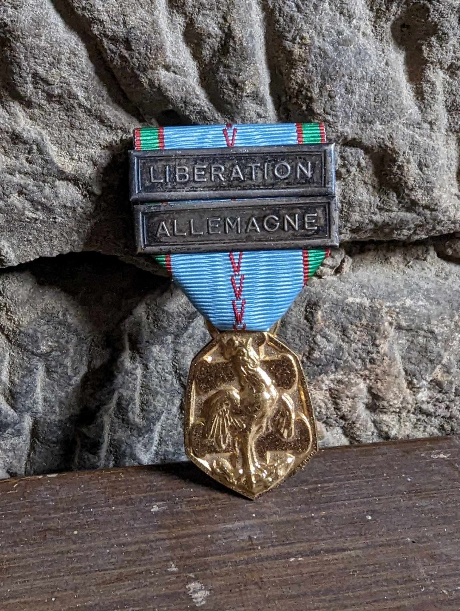 militaria : Médaille commémorative 1939-1945 barrettes / french ww2 medal