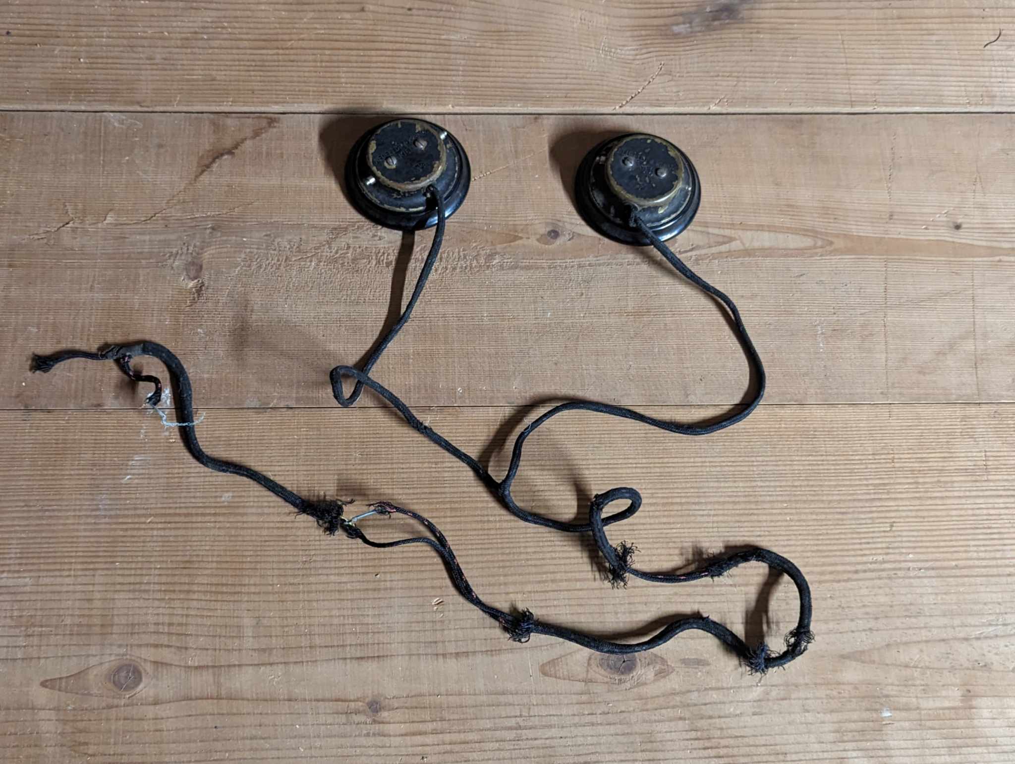 militaria : Paire d'écouteurs allemand ww2 / Pair of German WW2 headphones
