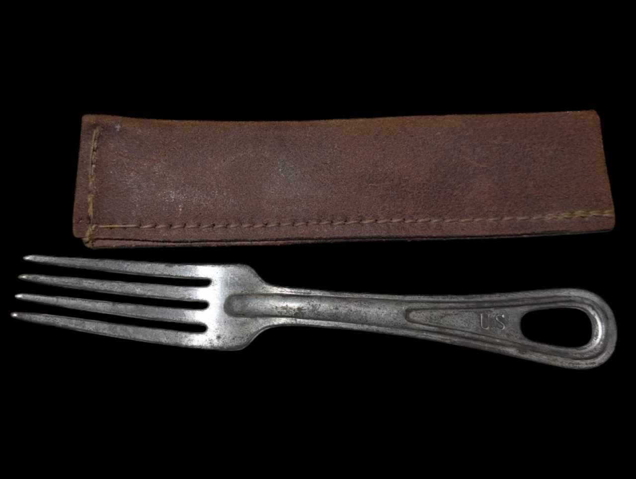 militaria : Fourchette US ww2 + étui en cuir / ww2 US fork