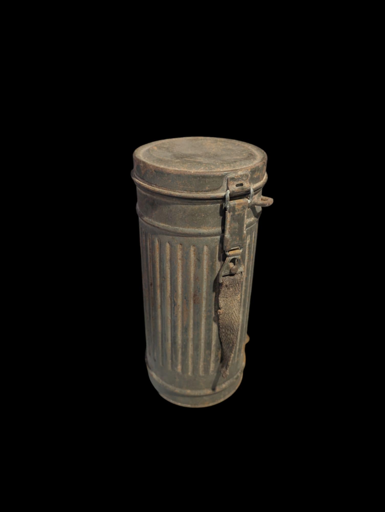 militaria : Boîtier de masque à gaz allemand ww2 / German gas mask canister