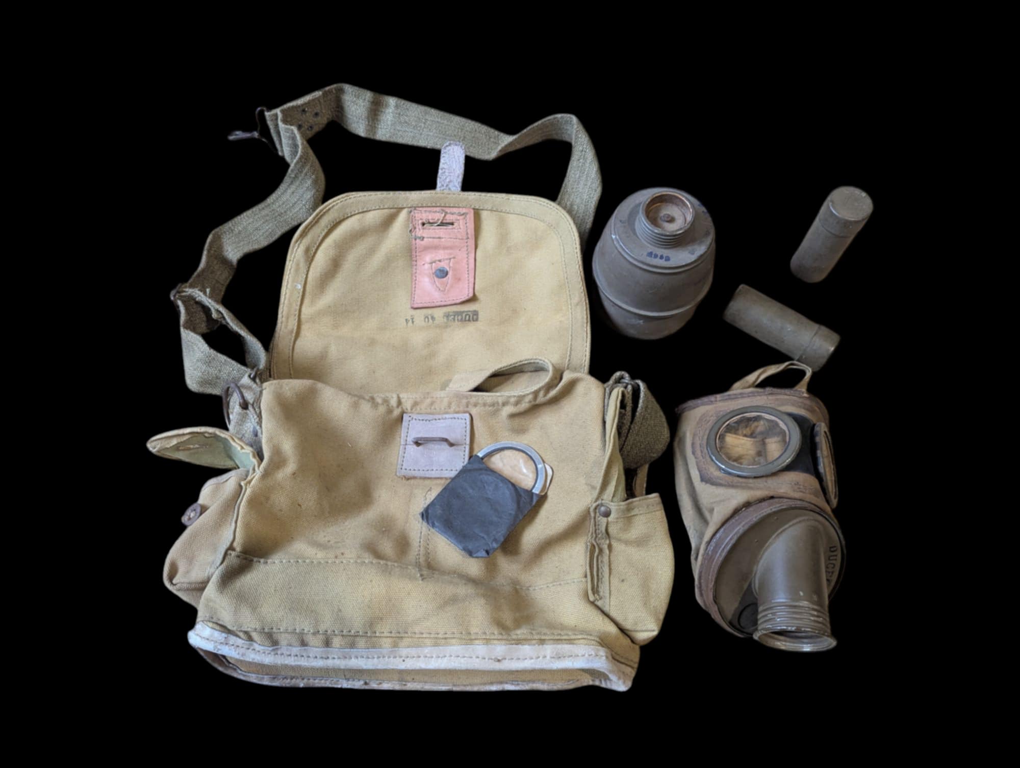 militaria : Masque à gaz ANP 31 France 40 / French ww2 gaz mask